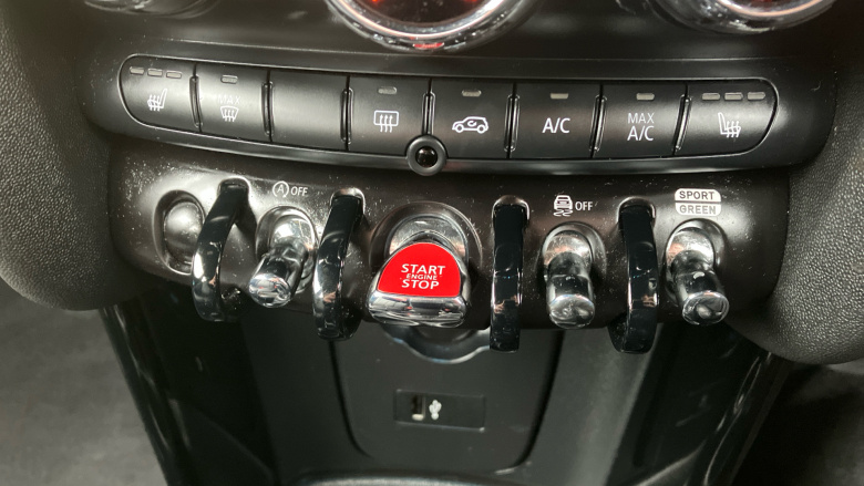 MINI Hatchback 1.5 Cooper Exclusive 3dr Auto Petrol Hatchback